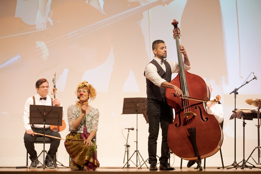 Alunos de Cambé recebem o espetáculo “O Mundo Mágico da Música” nesta segunda-feira (09)