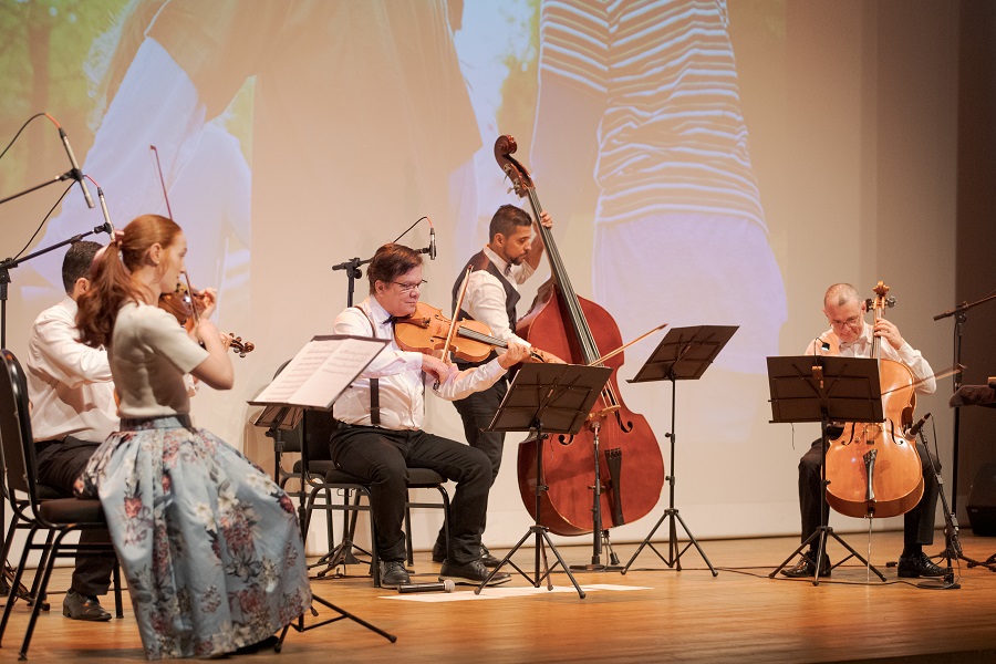 "O Mundo Mágico da Música" é atração para alunos e professores em Rolândia