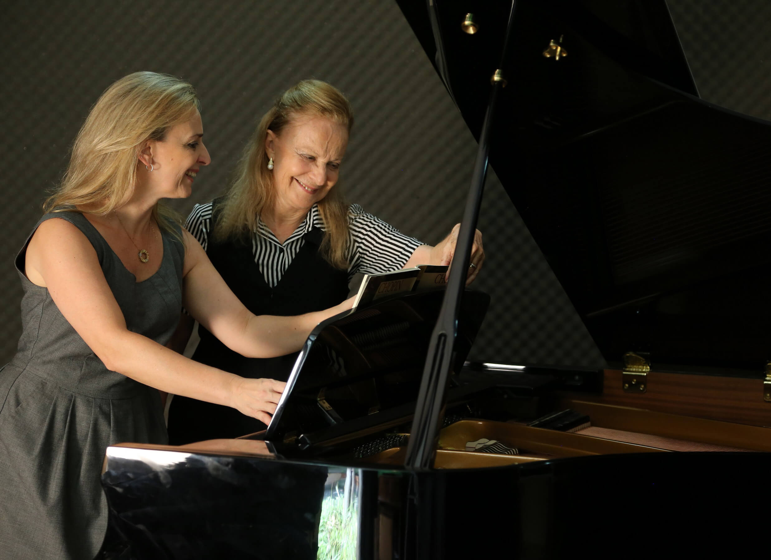 Recital com jovens pianistas é atração no Sesi/AML